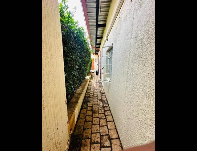 4 BEDROOM HOUSE FOR SALE IN KENSINGTON